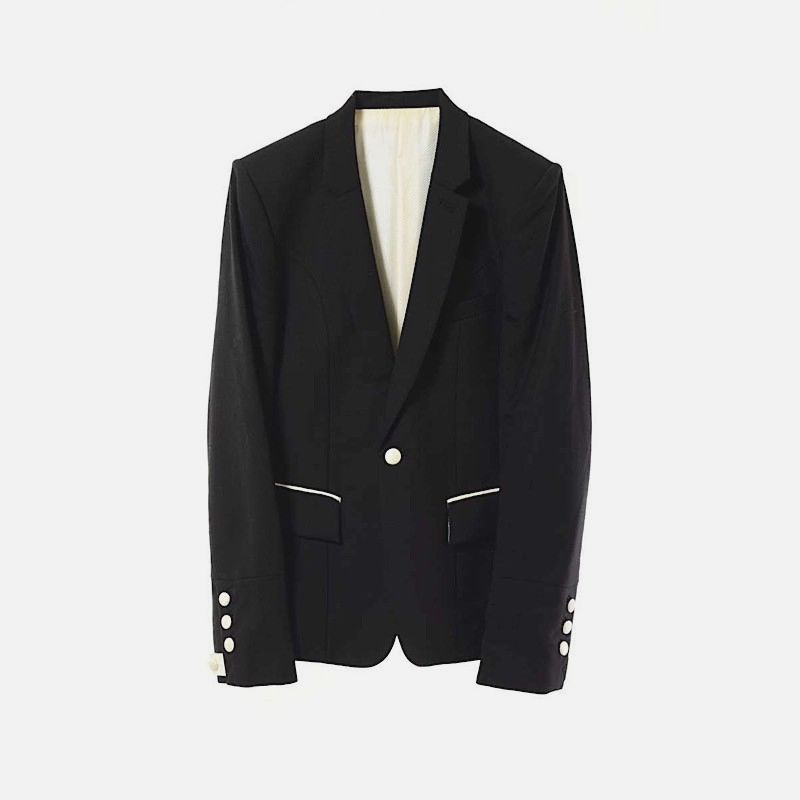 CLASSIC TAILORED JACKET